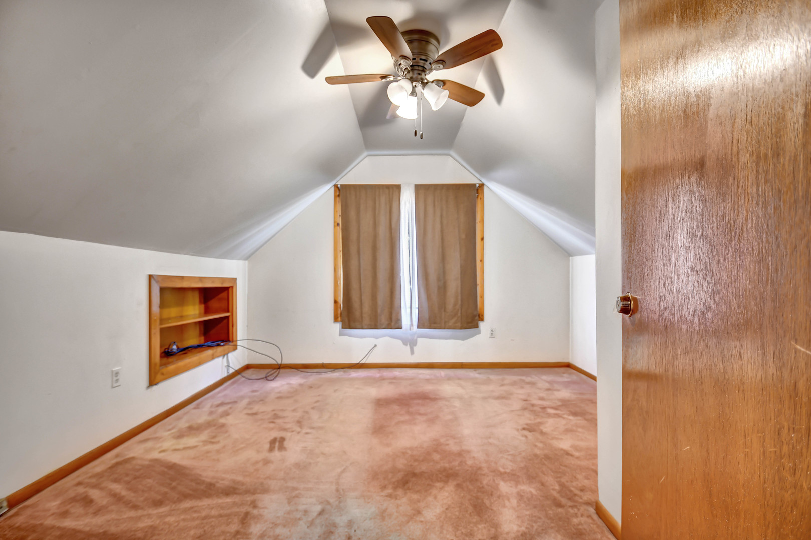 9041 S East End Avenue, Chicago, IL 60617