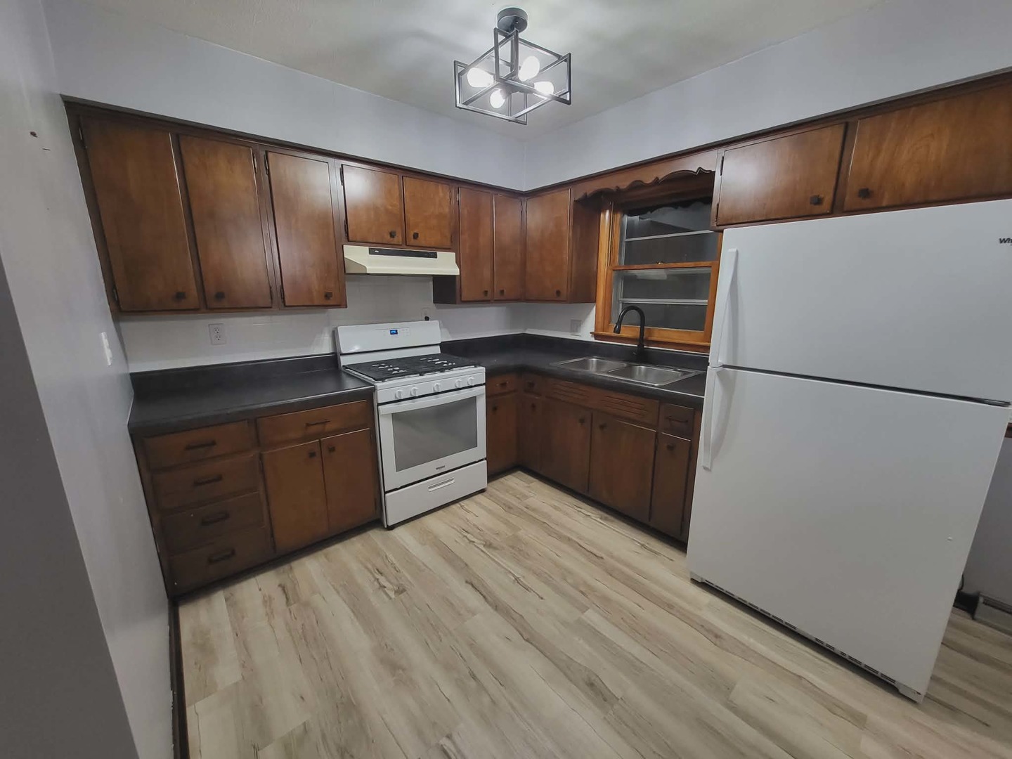 521 N Beech Street, Forrest, IL 61741