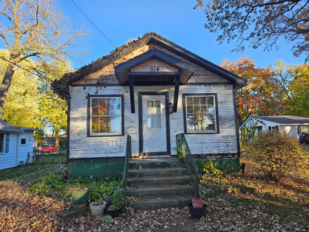 514 Mineral Springs Drive, McHenry, IL 60051