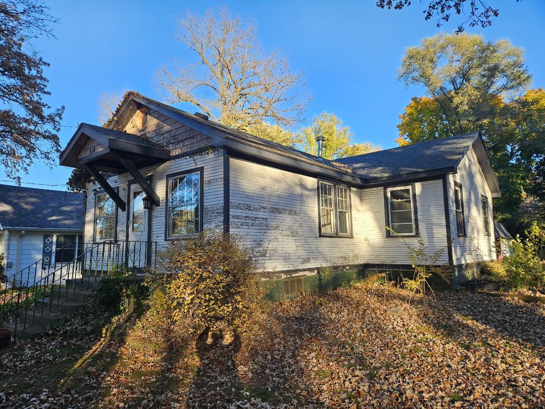 514 Mineral Springs Drive, McHenry, IL 60051