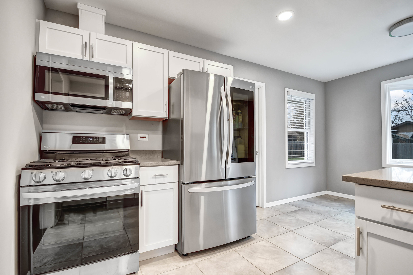 9417 S 76th Court, Hickory Hills, IL 60457