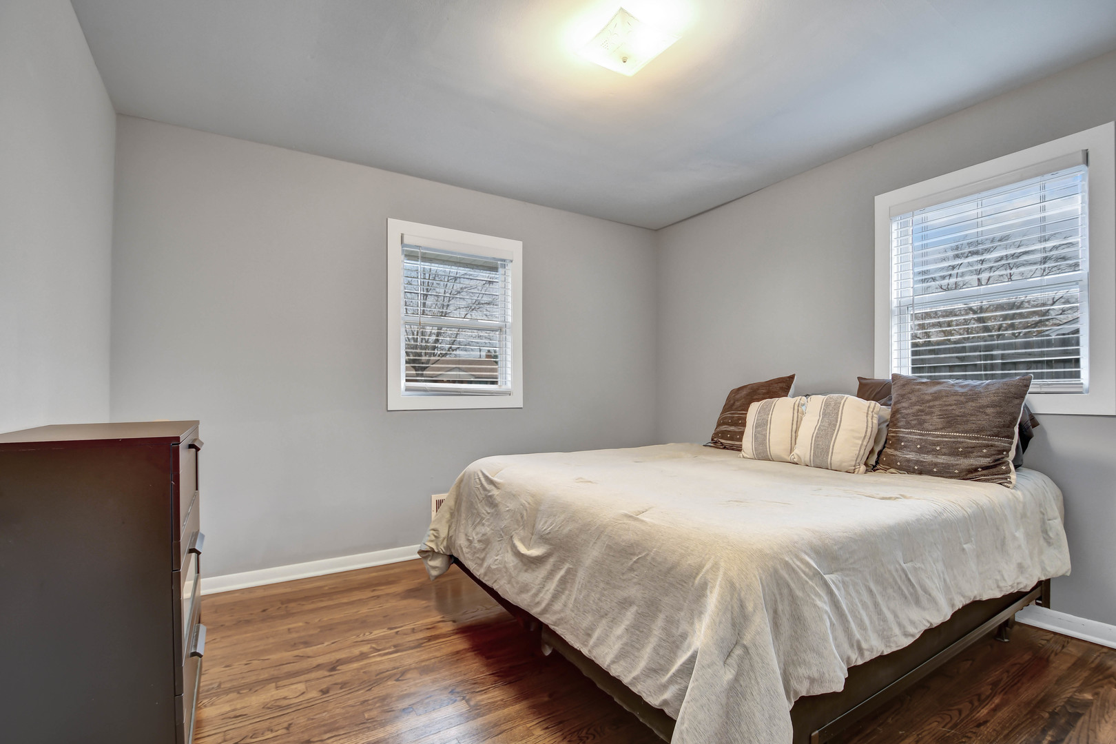 9417 S 76th Court, Hickory Hills, IL 60457