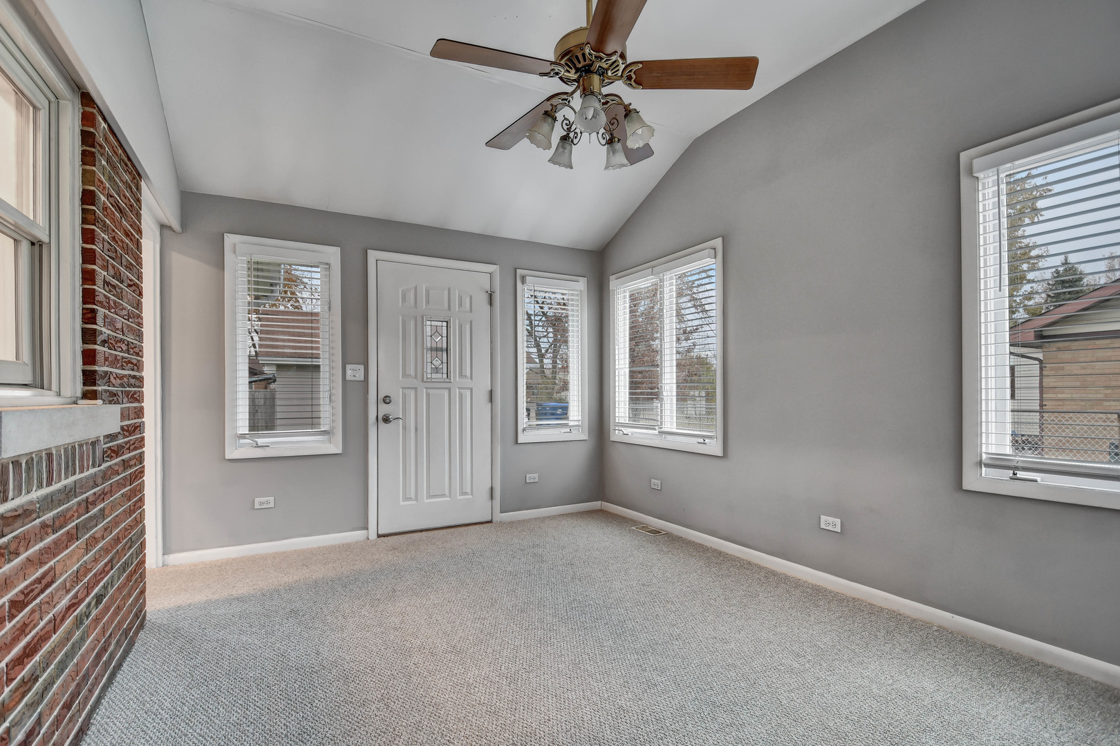 9417 S 76th Court, Hickory Hills, IL 60457