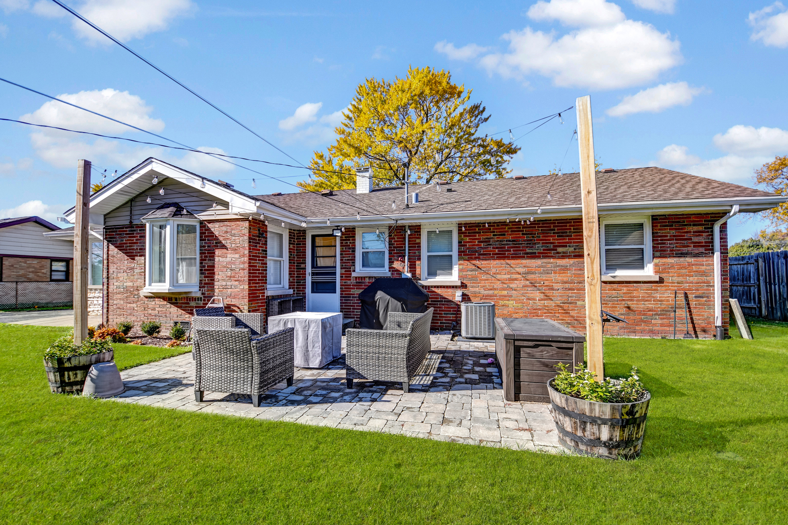 9417 S 76th Court, Hickory Hills, IL 60457