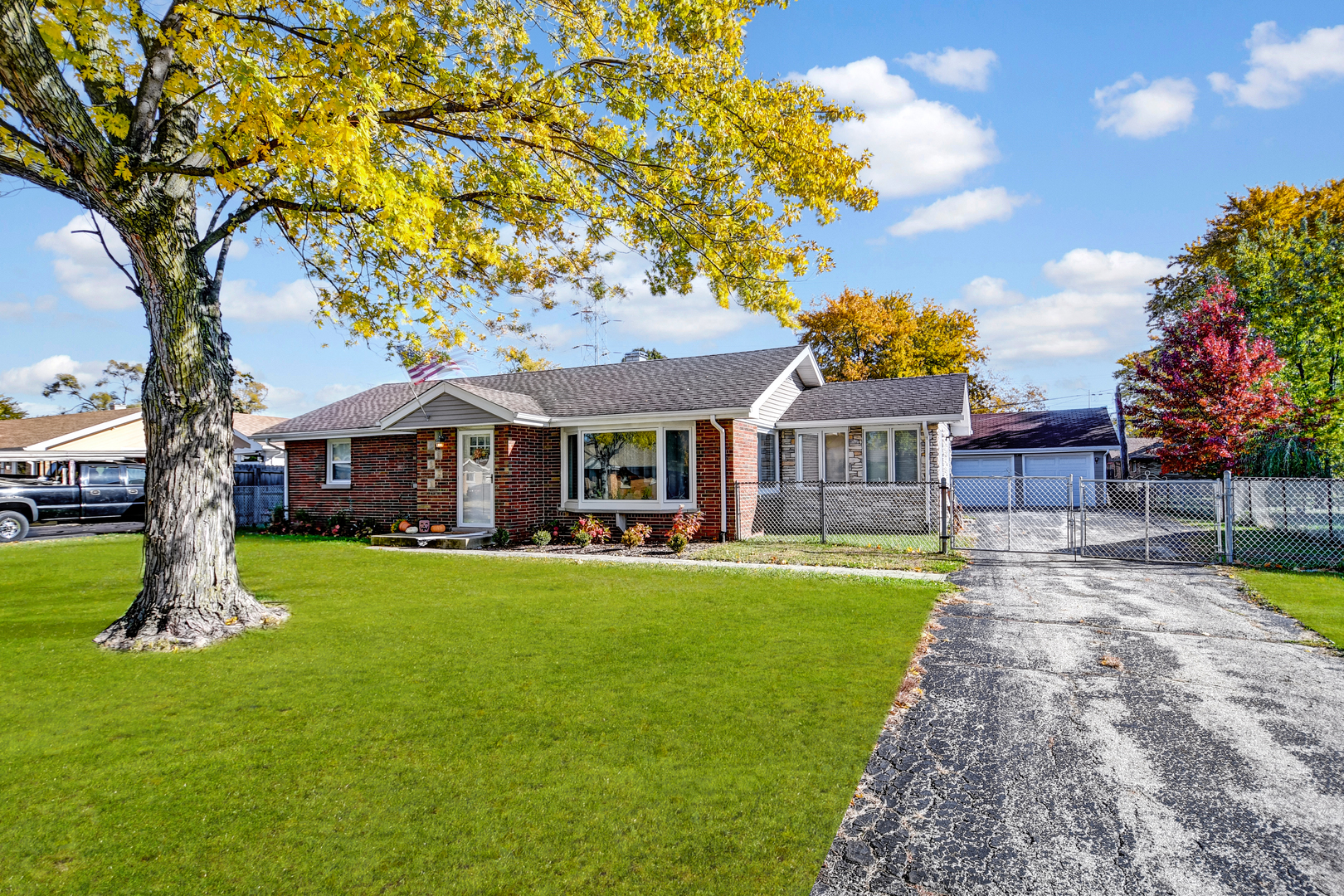 9417 S 76th Court, Hickory Hills, IL 60457