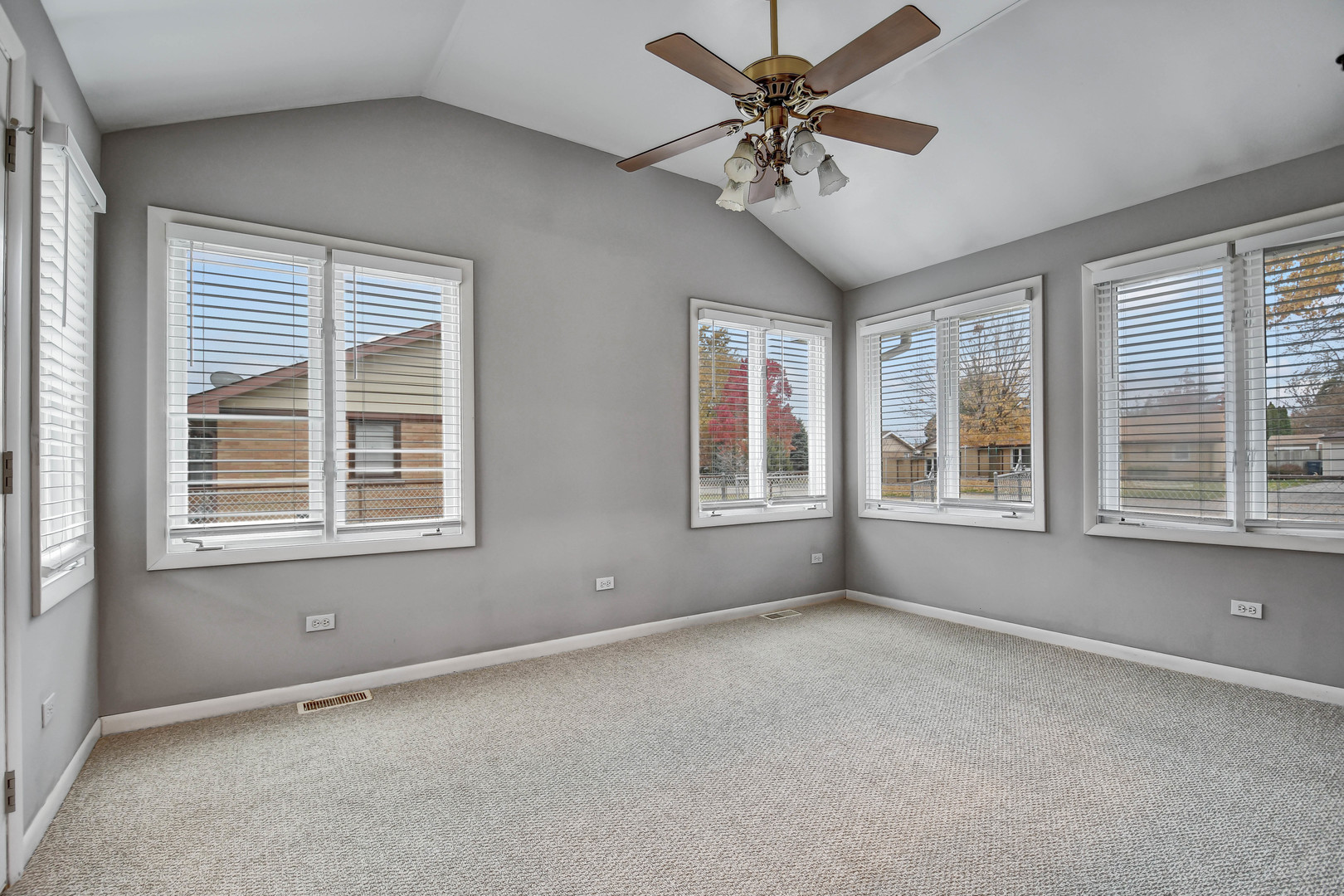 9417 S 76th Court, Hickory Hills, IL 60457