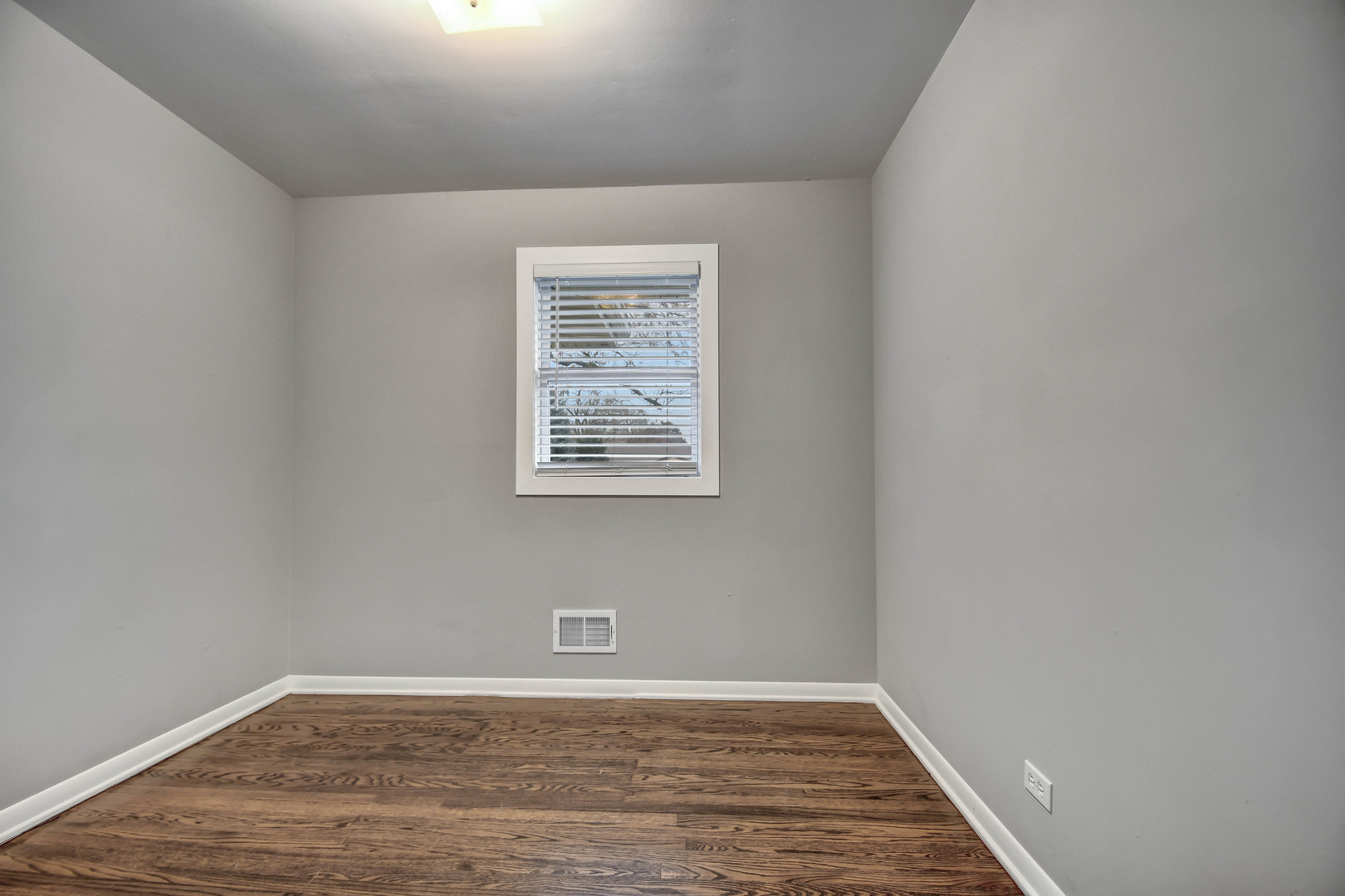 9417 S 76th Court, Hickory Hills, IL 60457