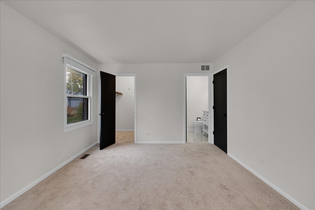 1785 Grosvenor Circle #A, Wheaton, IL 60189