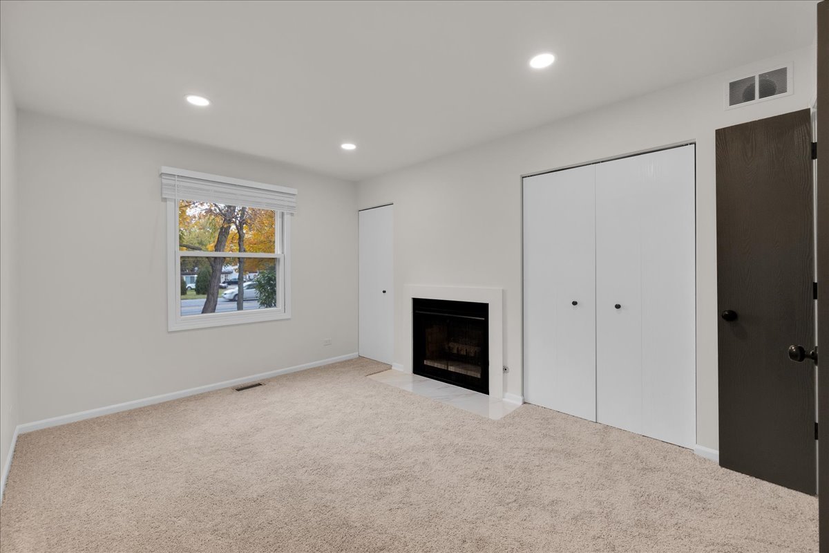 1785 Grosvenor Circle #A, Wheaton, IL 60189