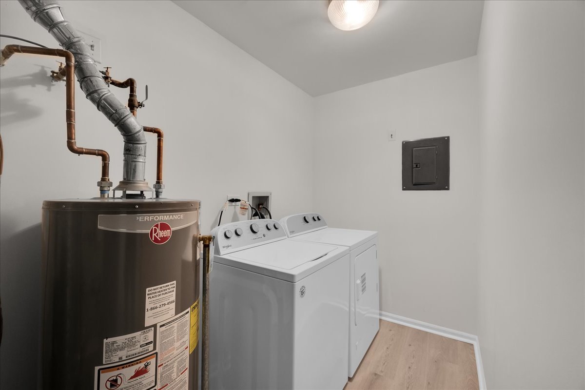 1785 Grosvenor Circle #A, Wheaton, IL 60189