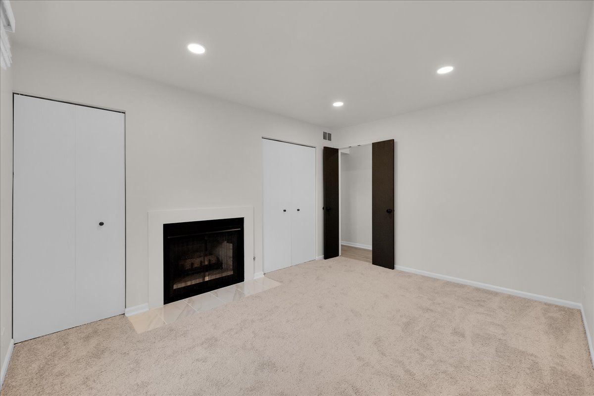 1785 Grosvenor Circle #A, Wheaton, IL 60189