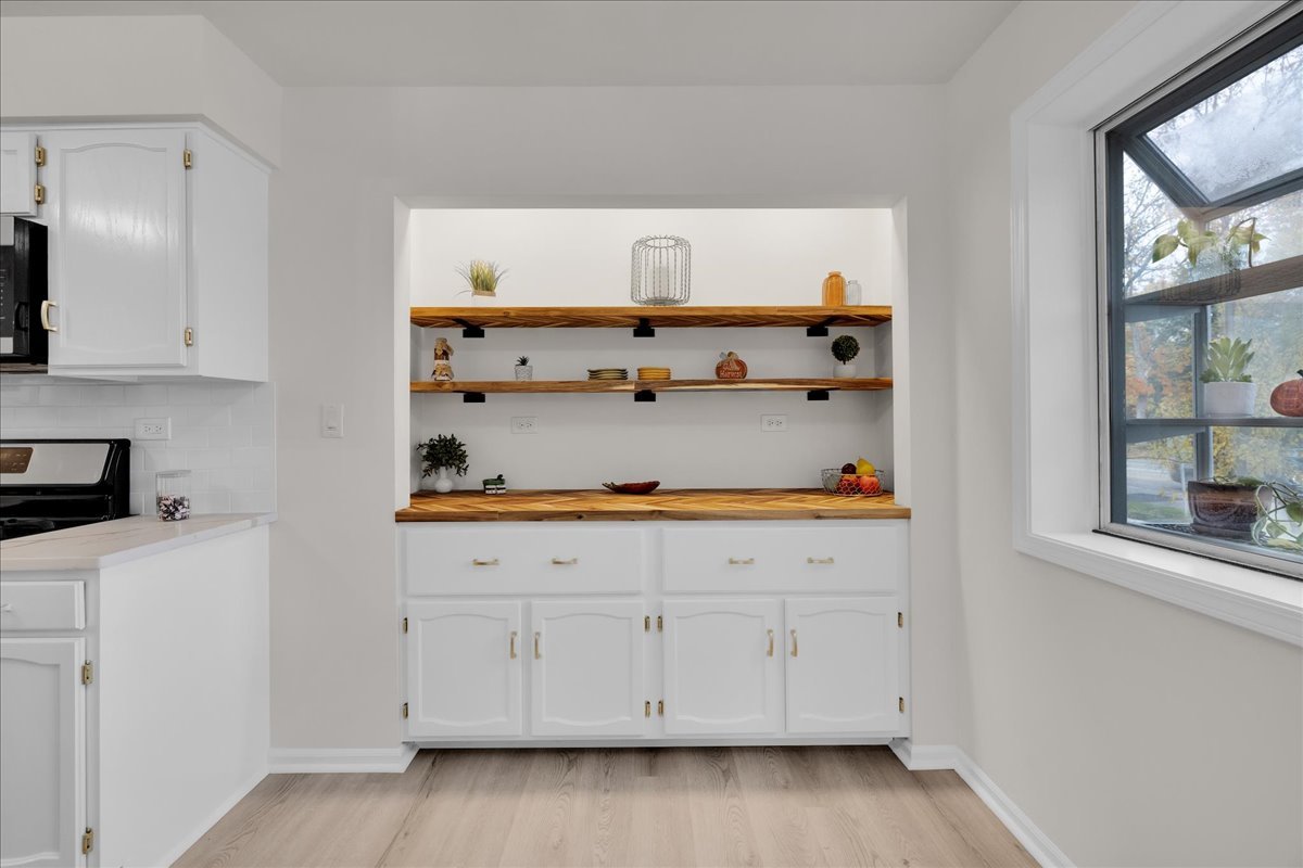 1785 Grosvenor Circle #A, Wheaton, IL 60189