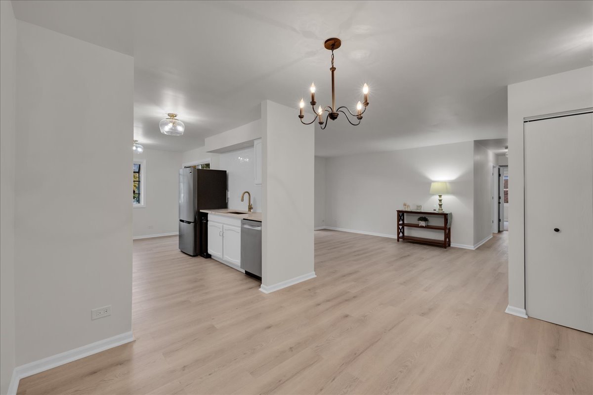 1785 Grosvenor Circle #A, Wheaton, IL 60189