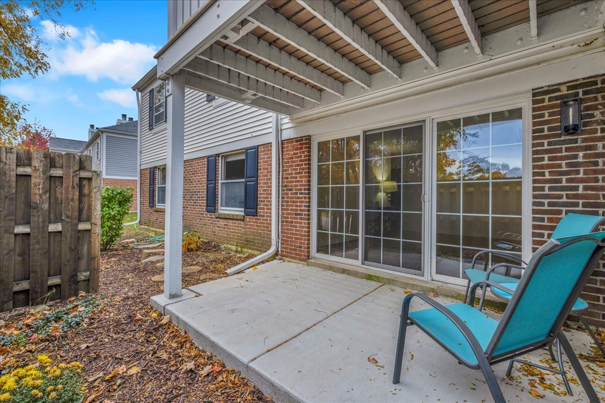 1785 Grosvenor Circle #A, Wheaton, IL 60189