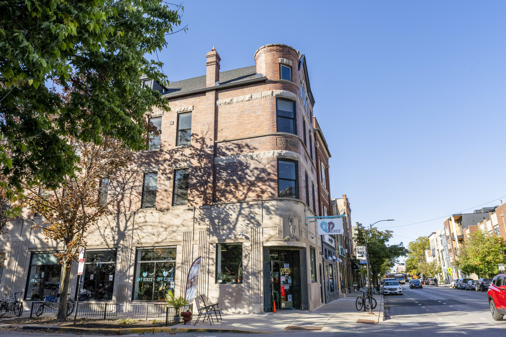 2056 N Damen Avenue #2, Chicago, IL 60647