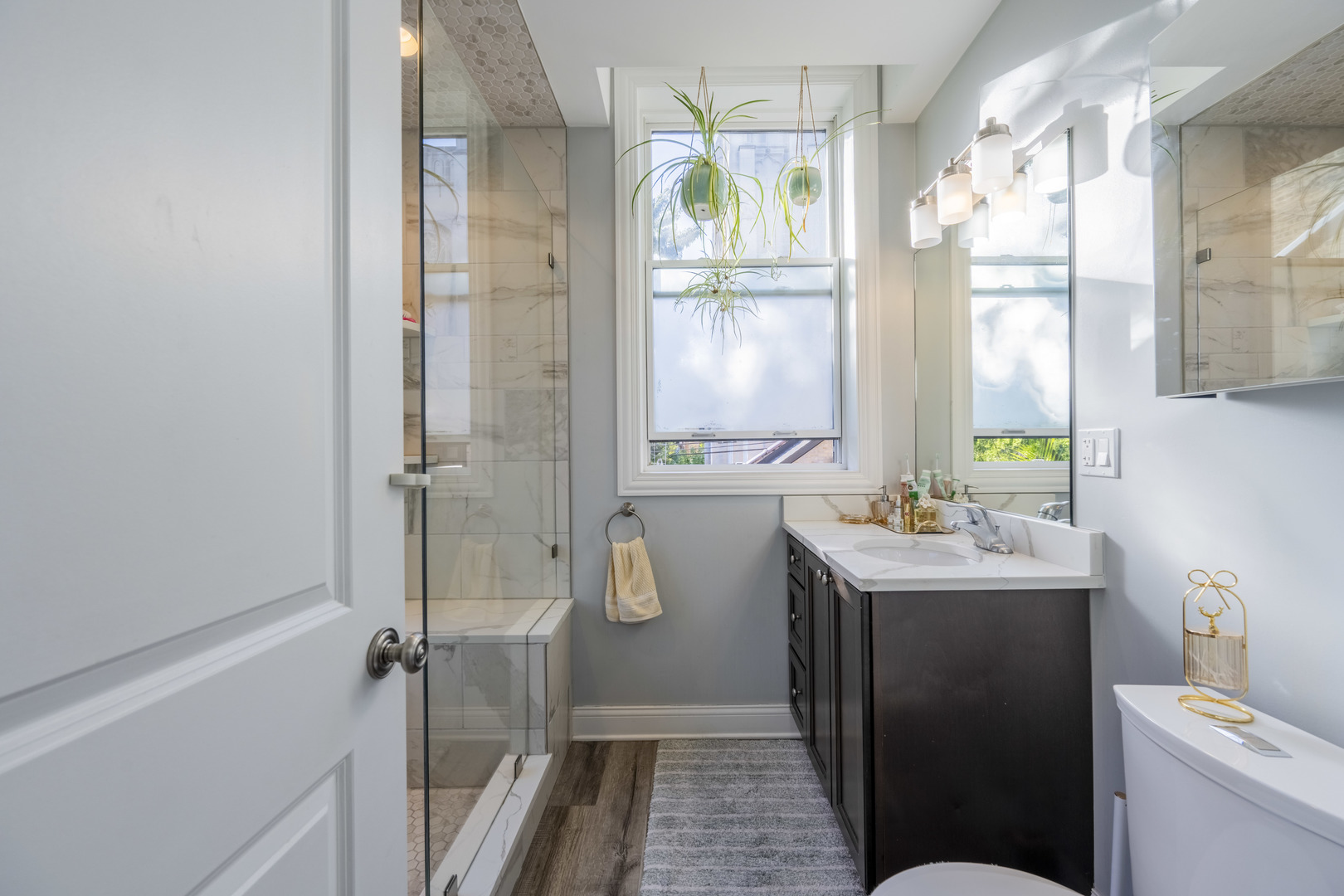 2056 N Damen Avenue #2, Chicago, IL 60647