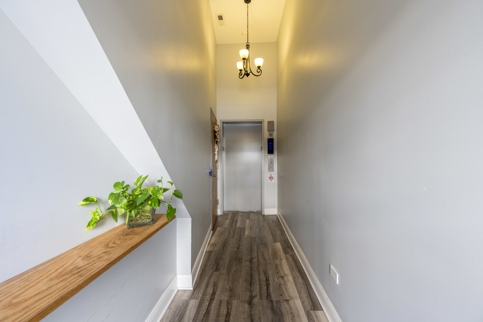 2056 N Damen Avenue #2, Chicago, IL 60647