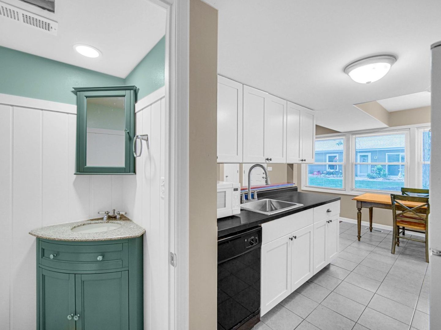 416 Manor Court #B, New Lenox, IL 60451