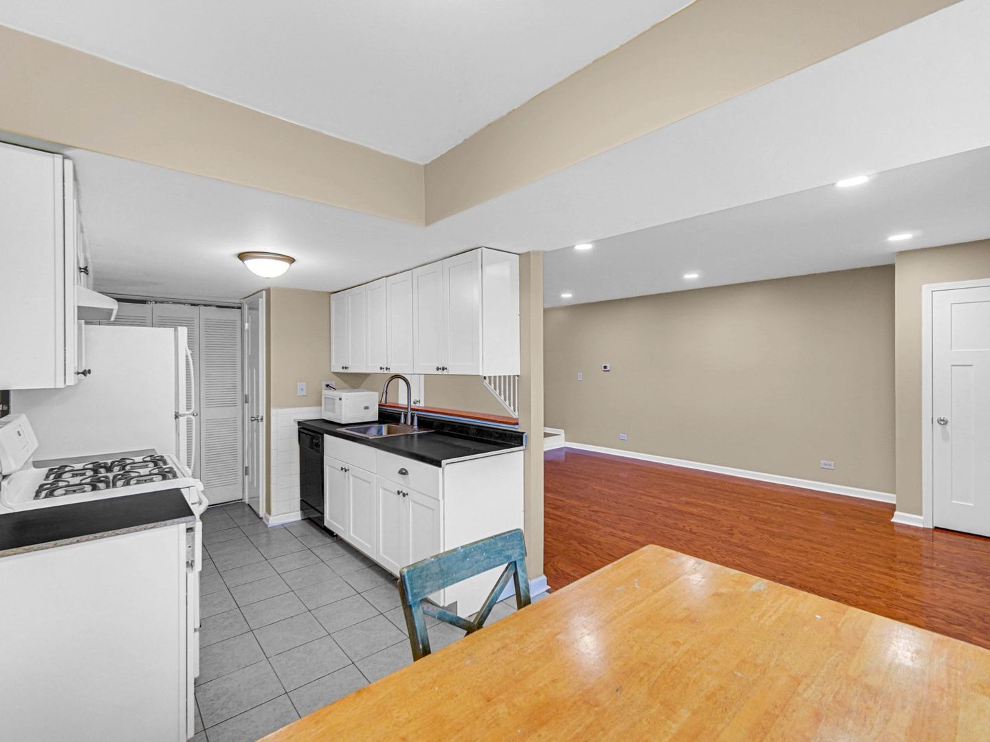 416 Manor Court #B, New Lenox, IL 60451