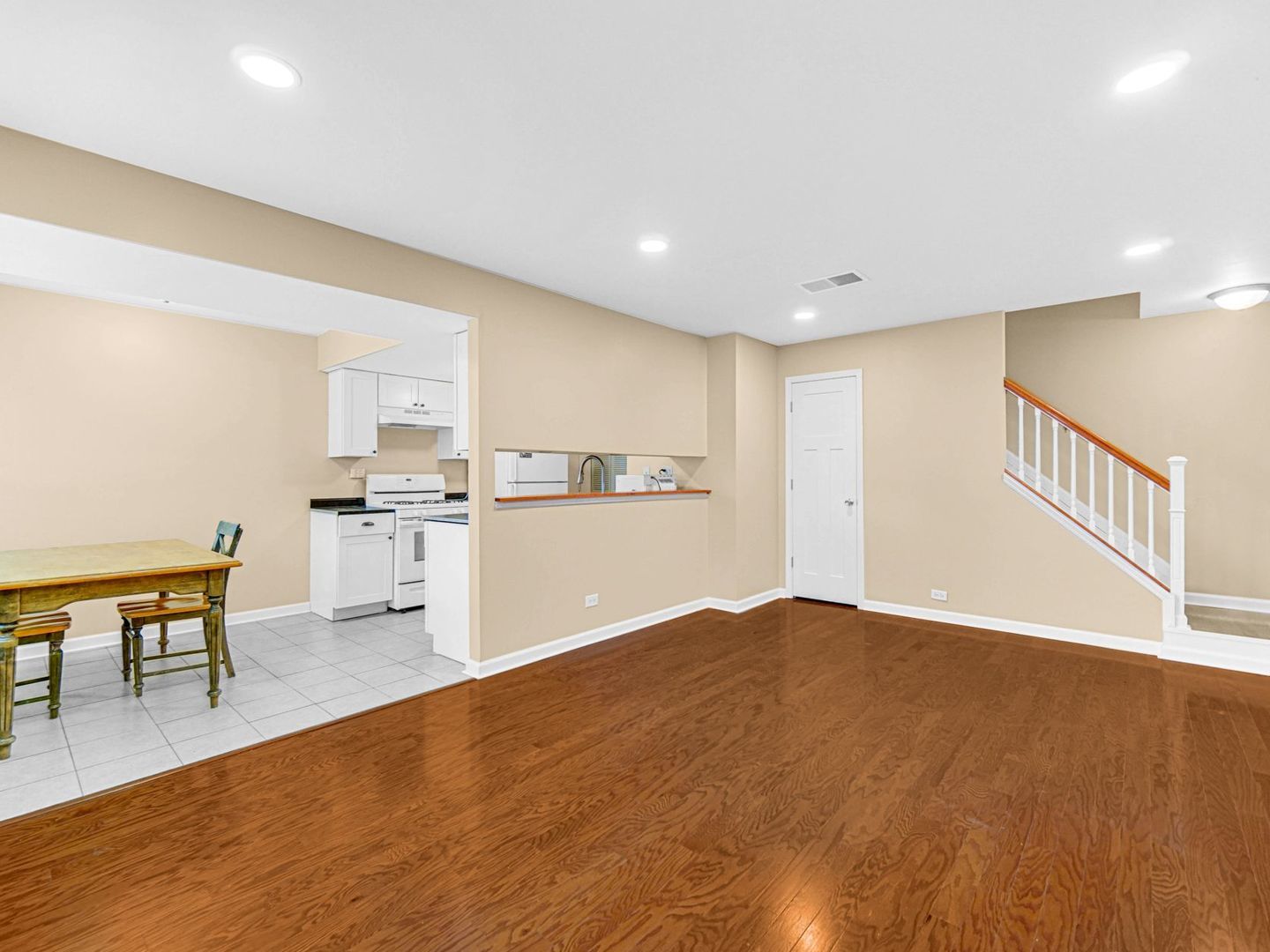 416 Manor Court #B, New Lenox, IL 60451