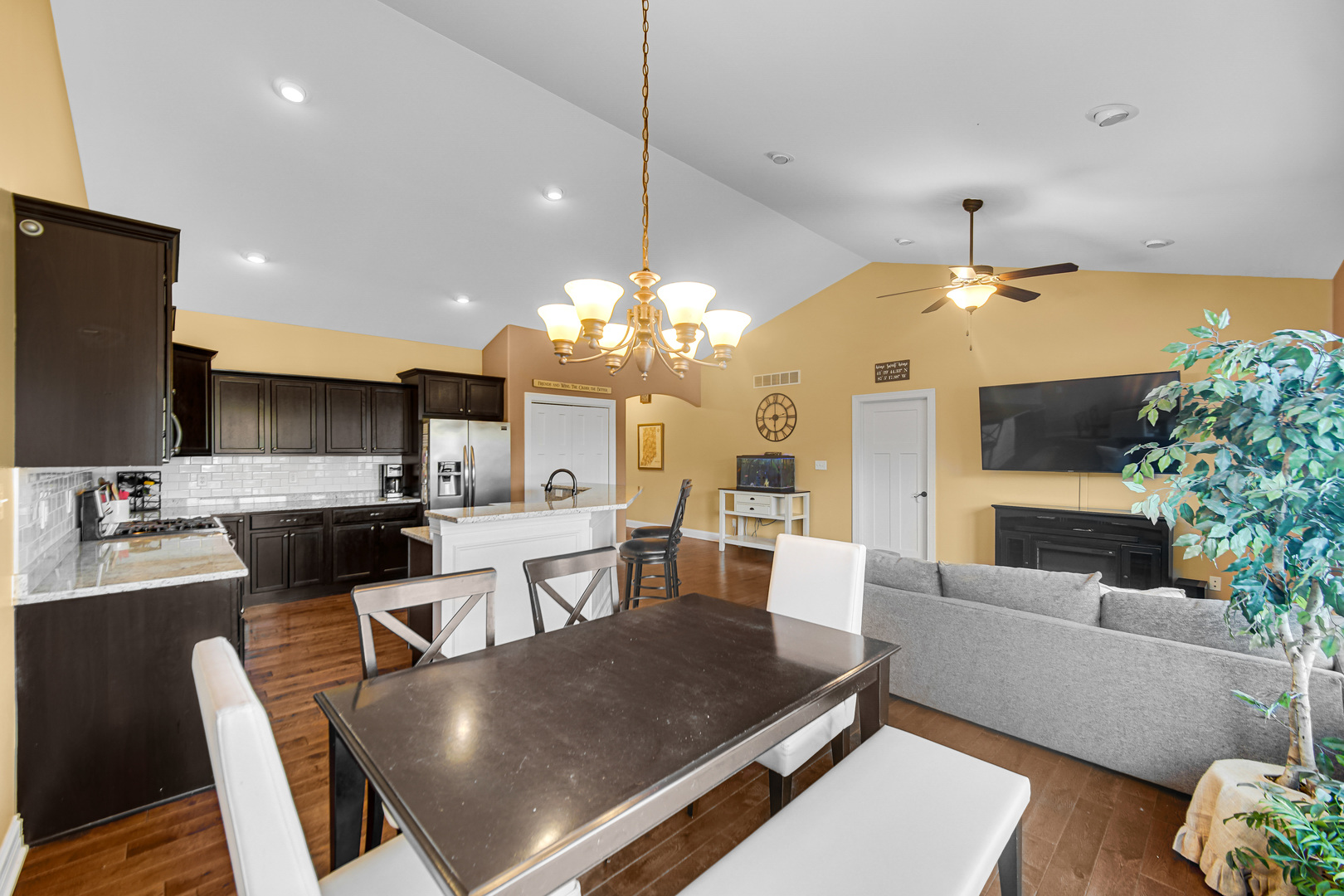 3002 Winter Garden Drive, Valparaiso, IN 46385