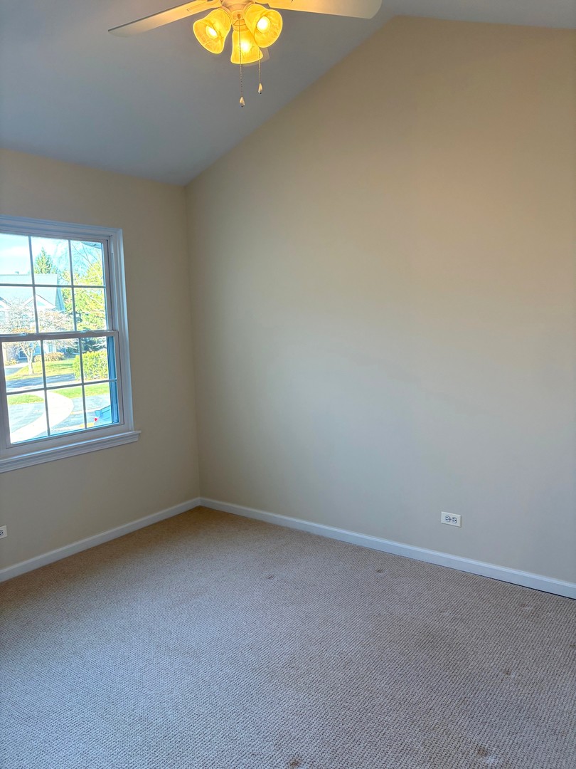 607 Kingsbridge Drive, Carol Stream, IL 60188