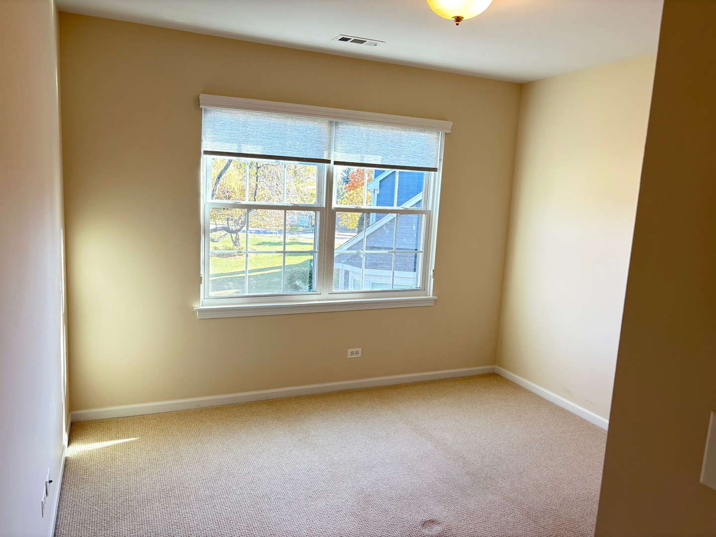 607 Kingsbridge Drive, Carol Stream, IL 60188