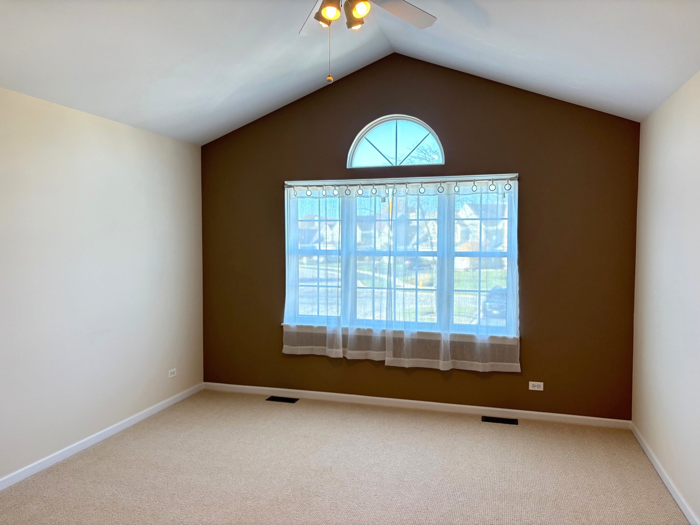 607 Kingsbridge Drive, Carol Stream, IL 60188