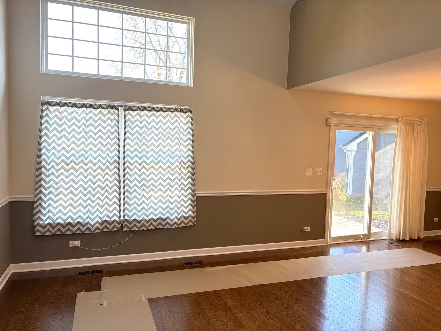 607 Kingsbridge Drive, Carol Stream, IL 60188