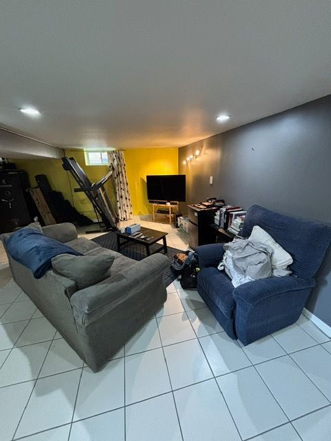 1932 Newcastle Avenue, Westchester, IL 60154