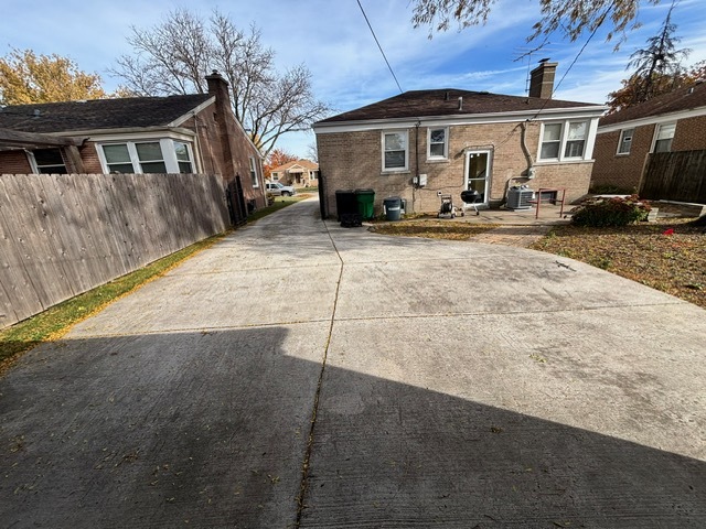 1932 Newcastle Avenue, Westchester, IL 60154