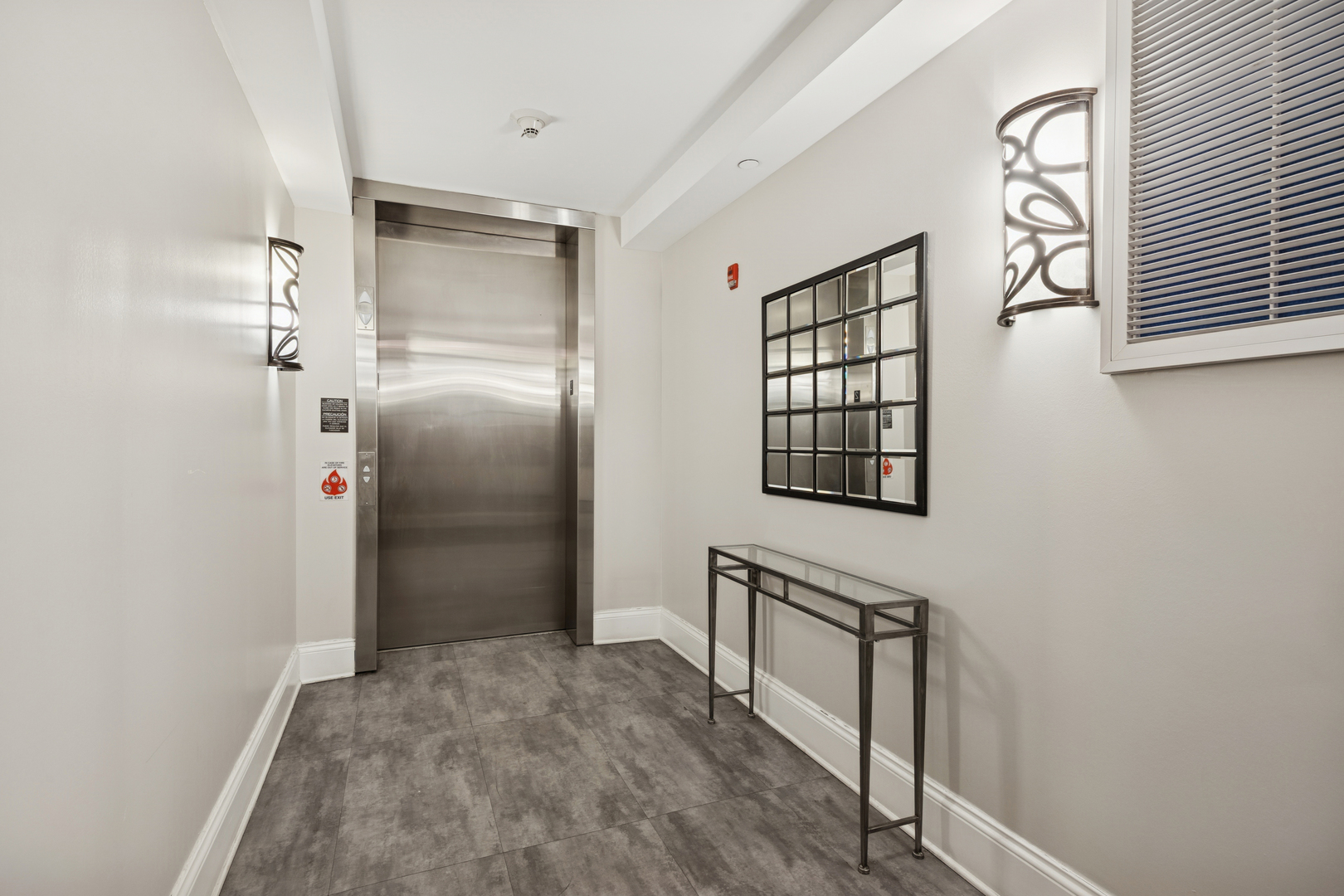 10 E Burlington Street #2B, Riverside, IL 60546