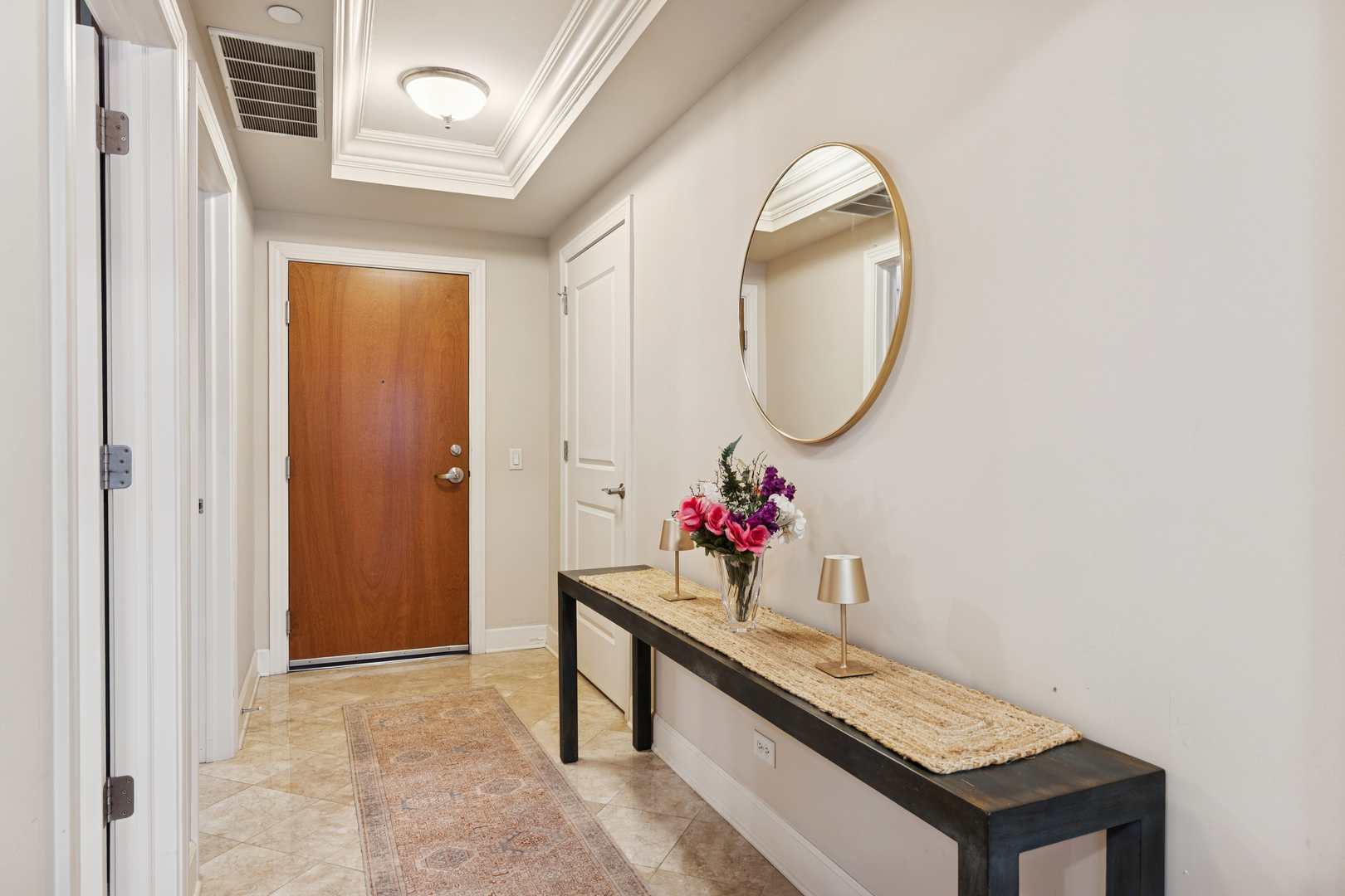 10 E Burlington Street #2B, Riverside, IL 60546