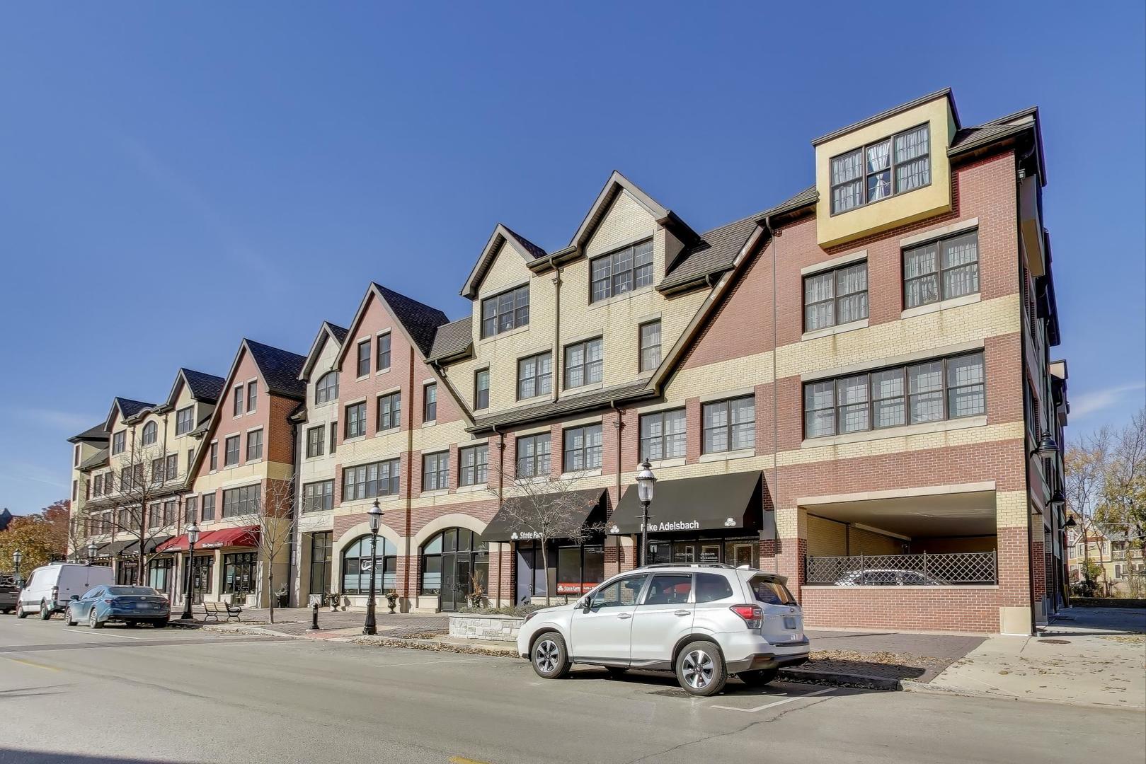 10 E Burlington Street #2B, Riverside, IL 60546