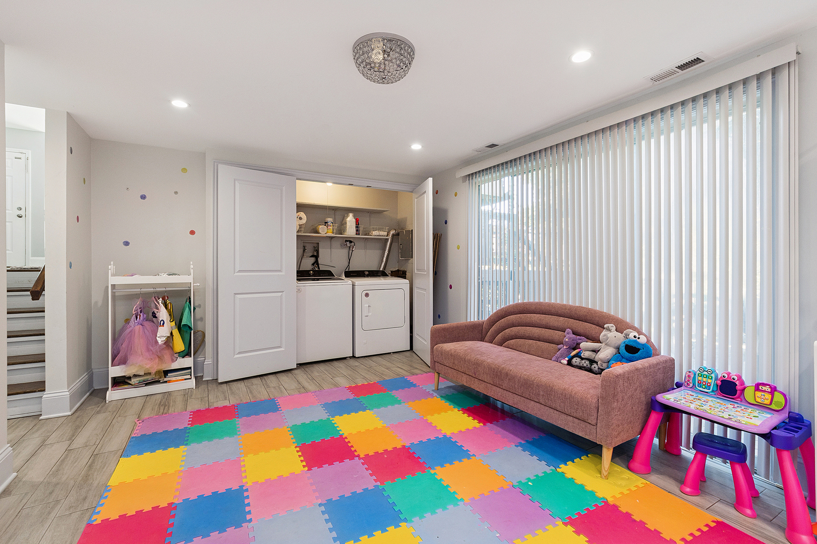 Indian Head Park, IL 60525