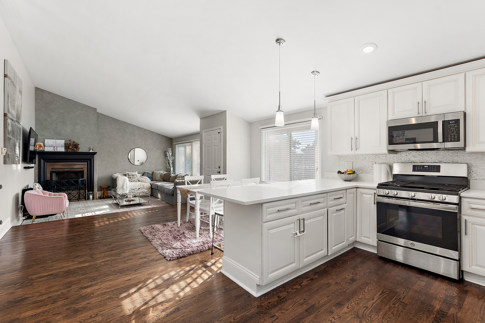 Indian Head Park, IL 60525