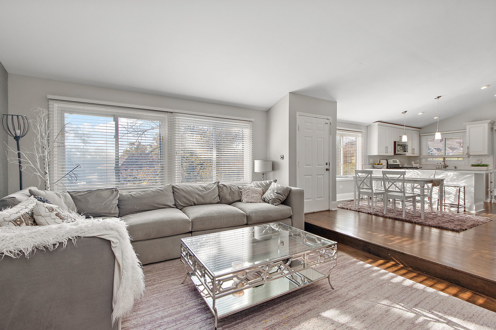 Indian Head Park, IL 60525