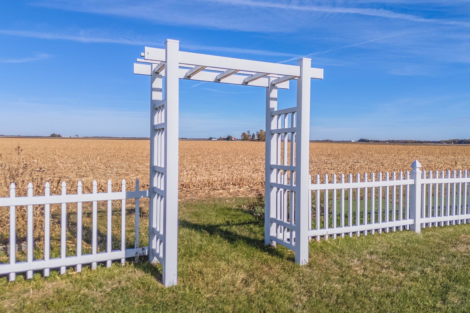 804 Havens Drive, Hudson, IL 61748