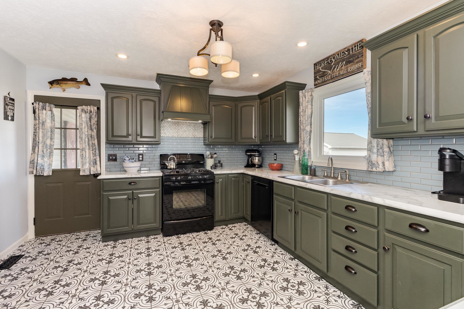 804 Havens Drive, Hudson, IL 61748