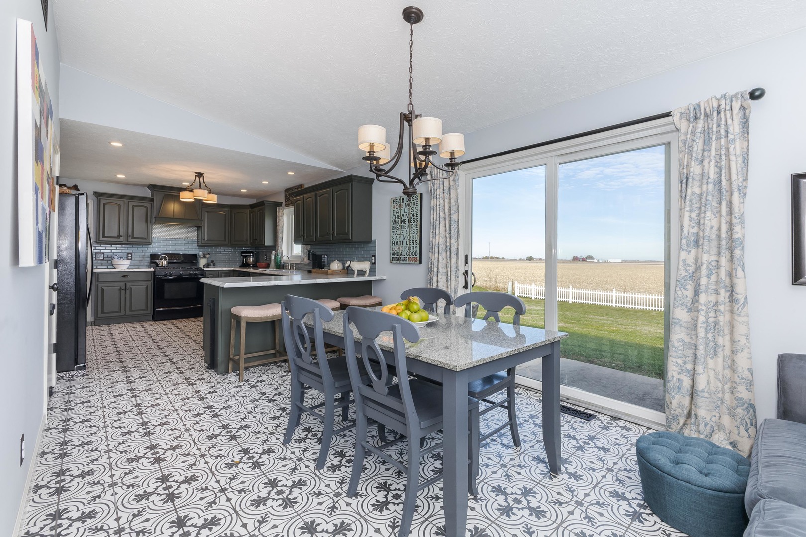 804 Havens Drive, Hudson, IL 61748