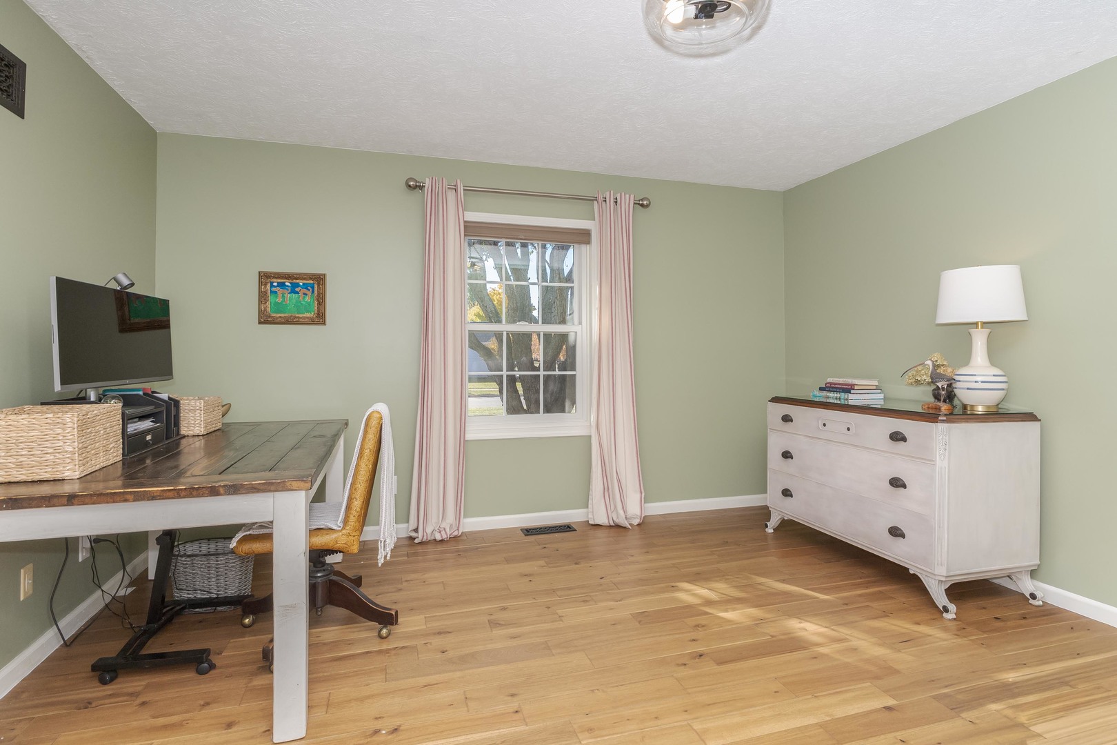 804 Havens Drive, Hudson, IL 61748