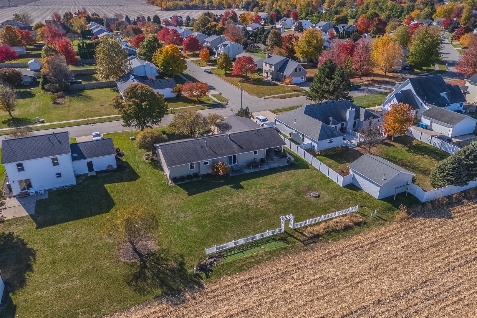 804 Havens Drive, Hudson, IL 61748