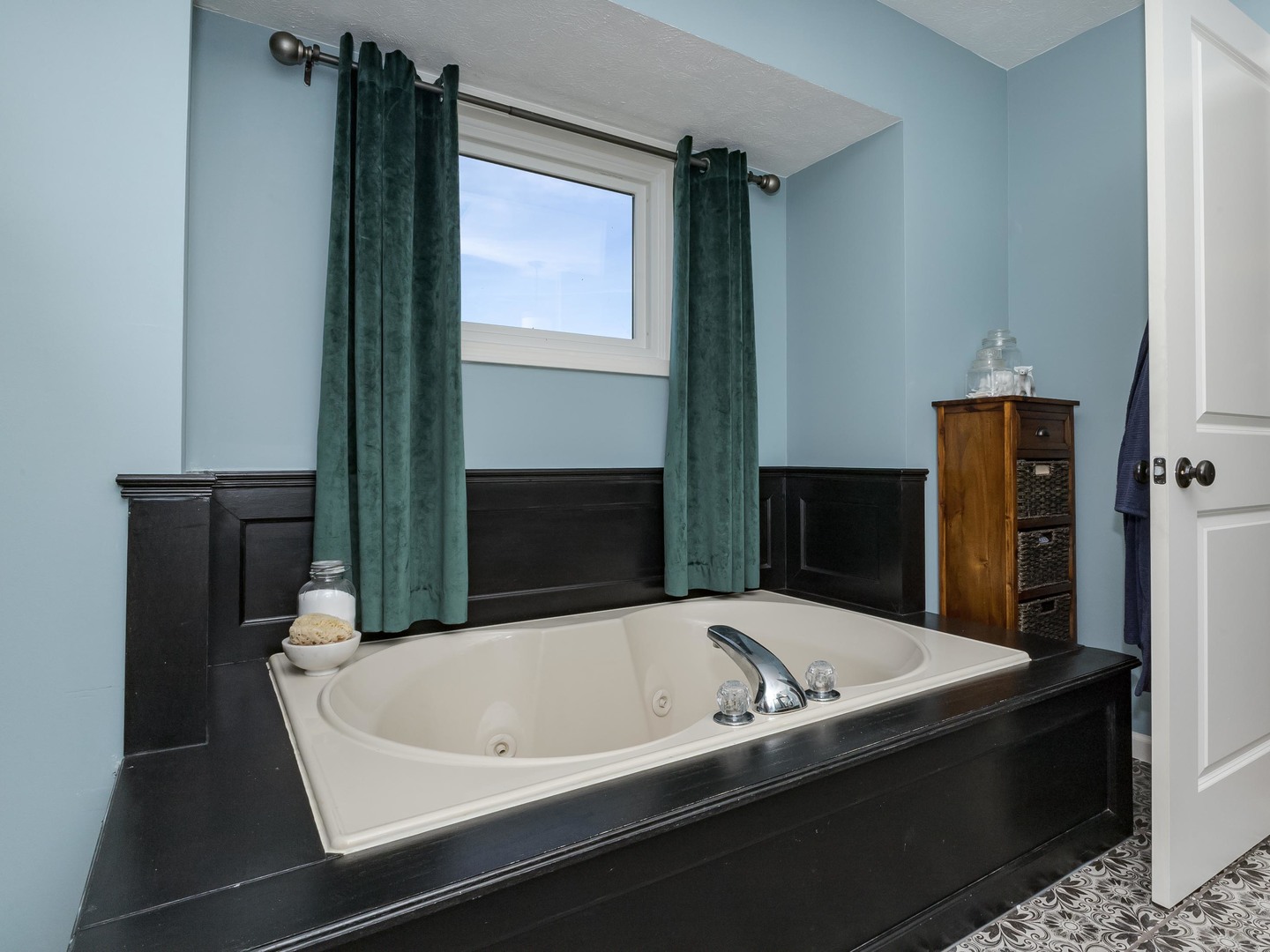 804 Havens Drive, Hudson, IL 61748