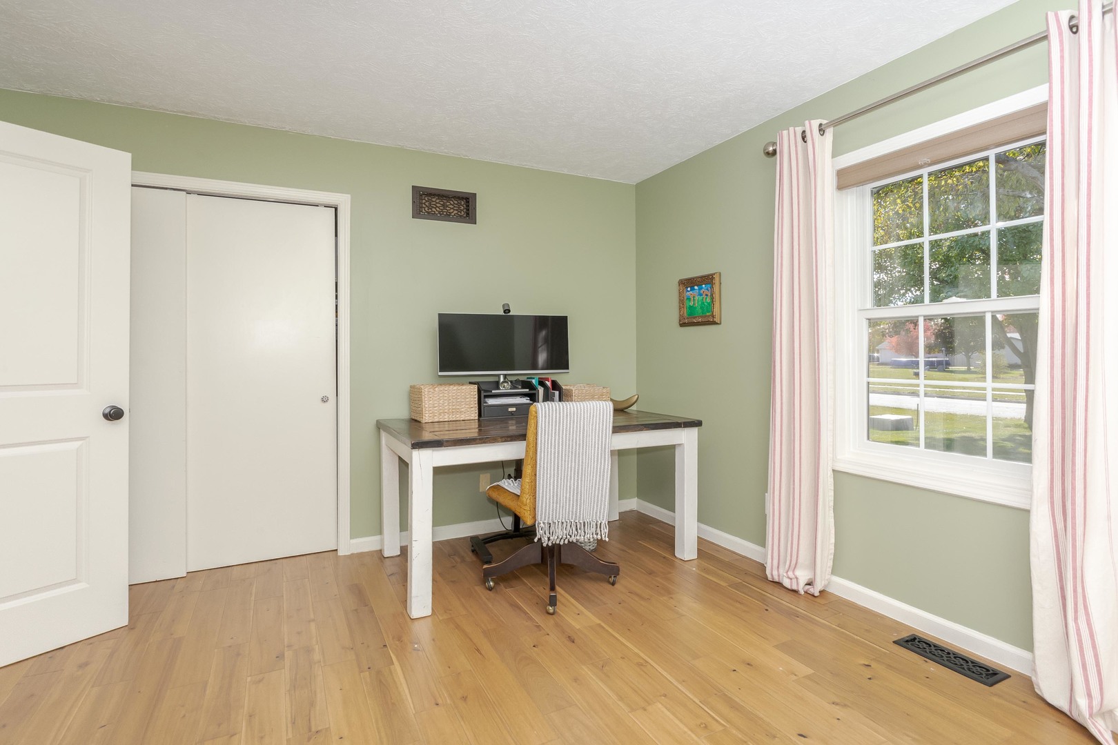 804 Havens Drive, Hudson, IL 61748