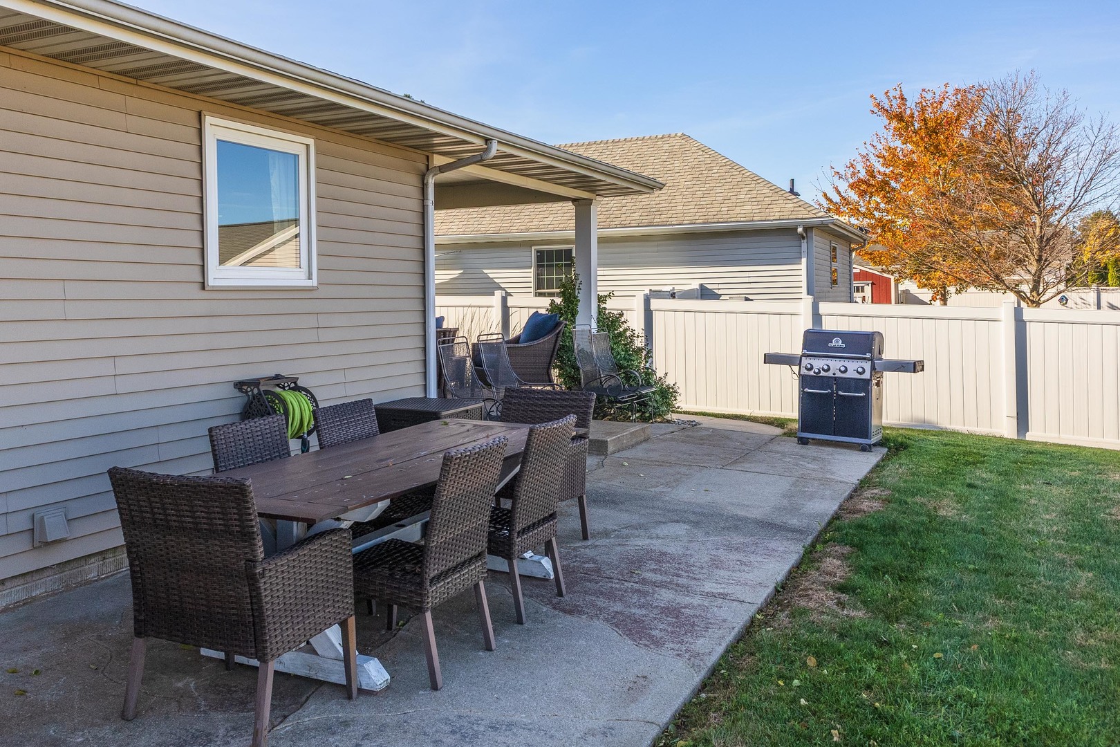 804 Havens Drive, Hudson, IL 61748