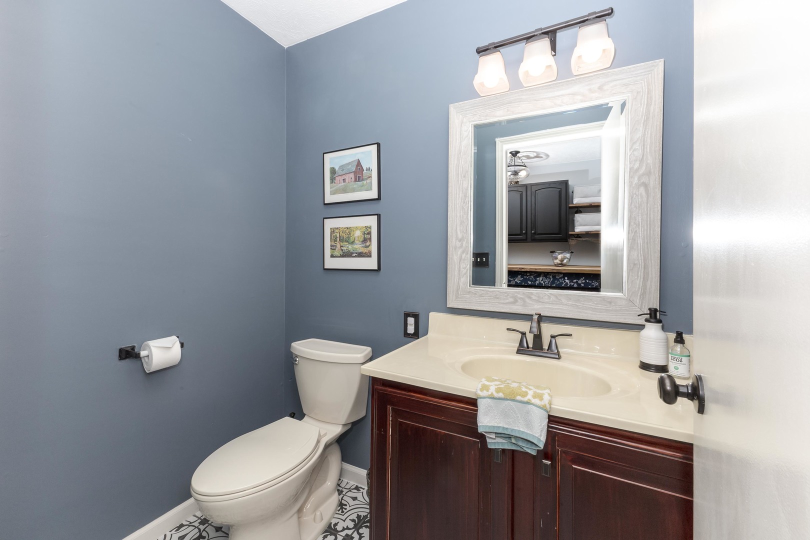 804 Havens Drive, Hudson, IL 61748