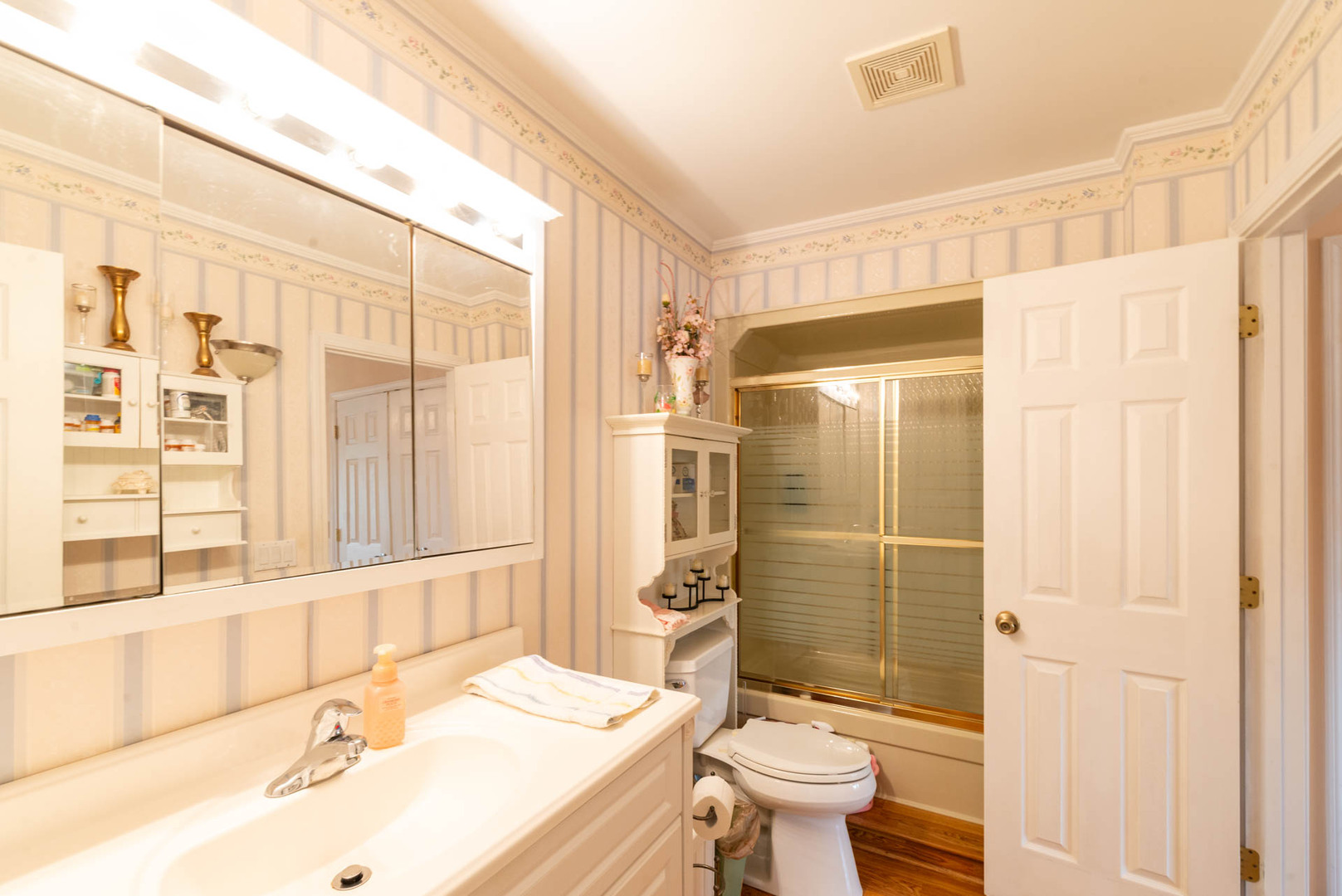 2019 Gilboa Avenue, Zion, IL 60099