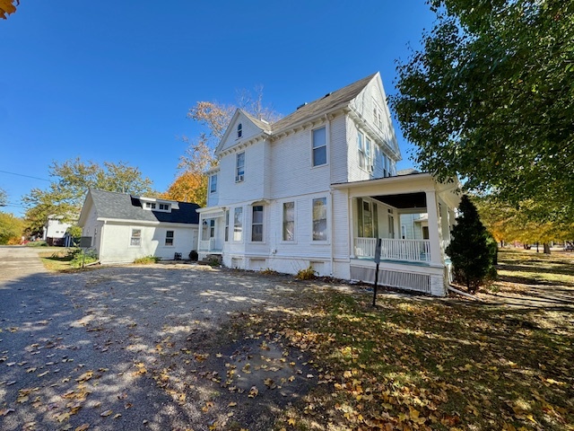 506 E Chestnut Street, Bloomington, IL 61701