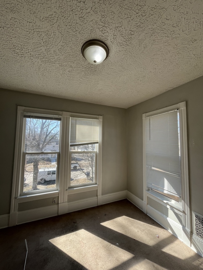 506 E Chestnut Street, Bloomington, IL 61701