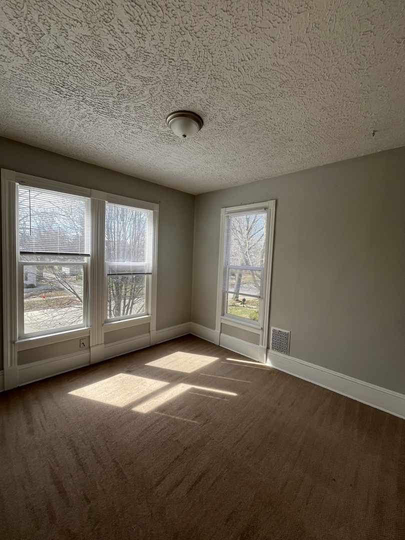 506 E Chestnut Street, Bloomington, IL 61701